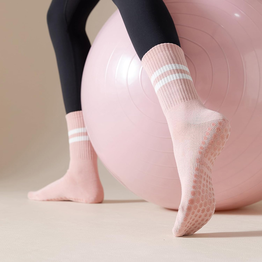 Kaus Kaki Yoga Pilates dengan  - Pilates Yoga Barre ulasan dan harga
