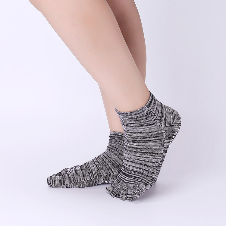 Kaus Kaki Yoga Anti Selip deng - Pilates Yoga Barre ulasan dan harga